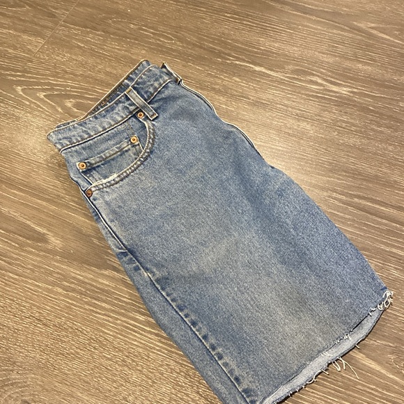 Levi’s Jorts - Picture 4 of 4